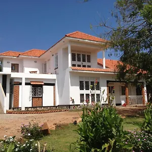 alison-daves-guesthouse.about-kampalahotels.com/