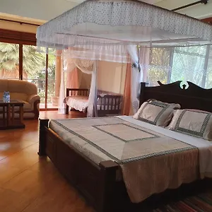 the-palms-beach-hotel.about-kampalahotels.com/